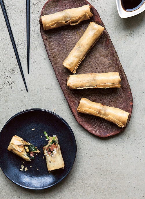 Deep-fried egg rolls from Henan, stuffed with minced pork and chives (Photo by DL Acken)